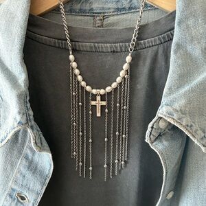 Natural Freshwater Pearls Necklace with Cross Pendant and Chain